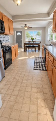 9994 E Clements Circle, Livonia City, MI 48150