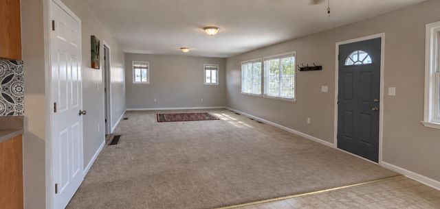 9994 E Clements Circle, Livonia City, MI 48150