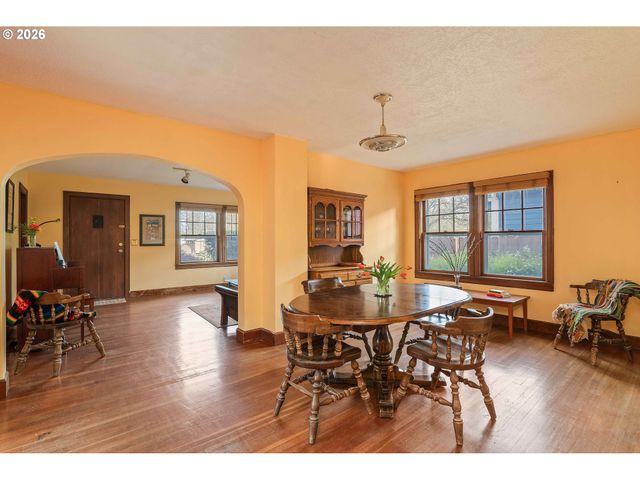 1638 BIRCH St, Forest Grove, OR 97116