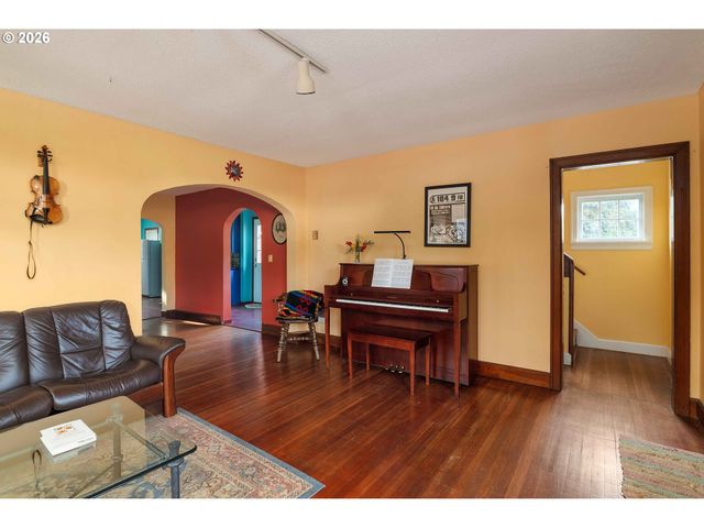 1638 BIRCH St, Forest Grove, OR 97116