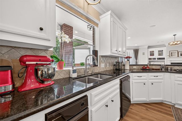 3019 S Saddlebrook Lane, Katy, TX 77494