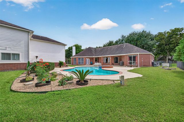 3019 S Saddlebrook Lane, Katy, TX 77494