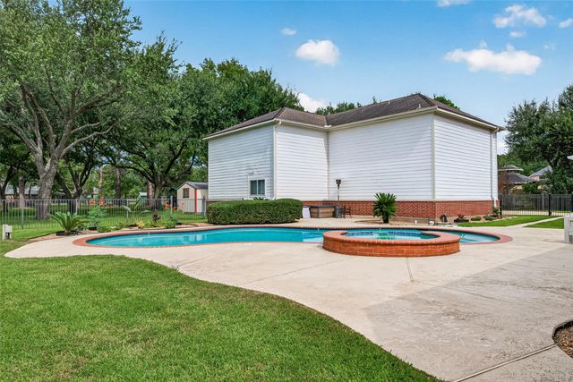 3019 S Saddlebrook Lane, Katy, TX 77494