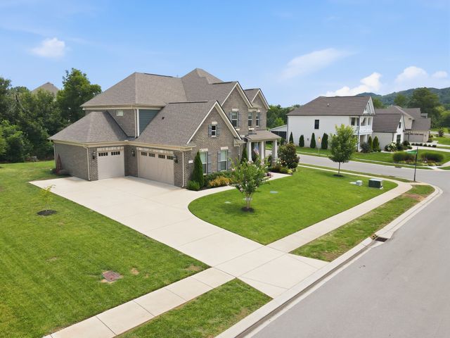 3229 Chase Point Dr, Franklin, TN 37067