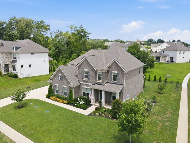 3229 Chase Point Dr, Franklin, TN 37067