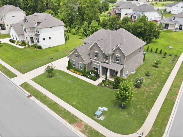 3229 Chase Point Dr, Franklin, TN 37067
