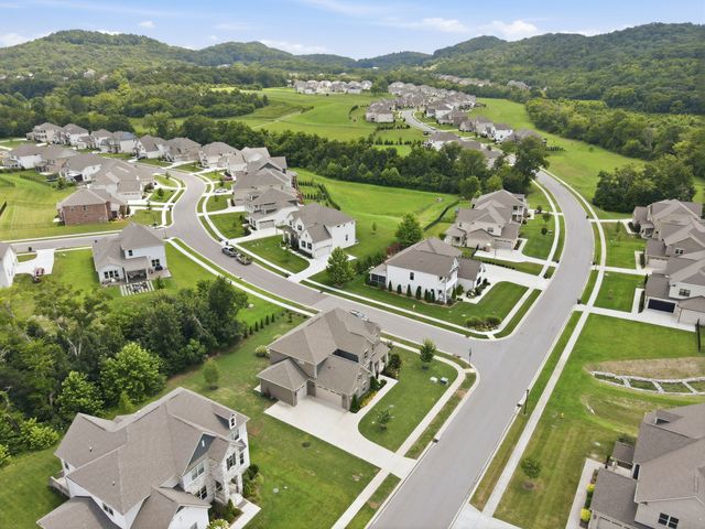 3229 Chase Point Dr, Franklin, TN 37067