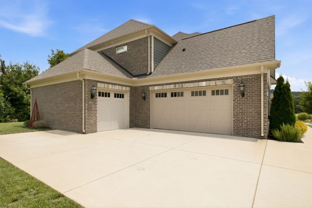 3229 Chase Point Dr, Franklin, TN 37067