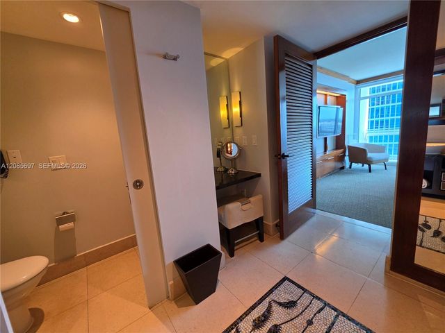 6801 Collins Avenue 1014 Legal 1004 Door, Miami Beach, FL 33141