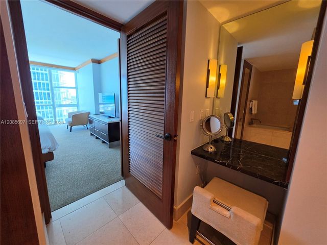 6801 Collins Avenue 1014 Legal 1004 Door, Miami Beach, FL 33141