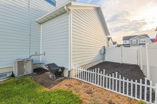 5124 N ESPALIER DR, Eagle Mountain, UT 84005