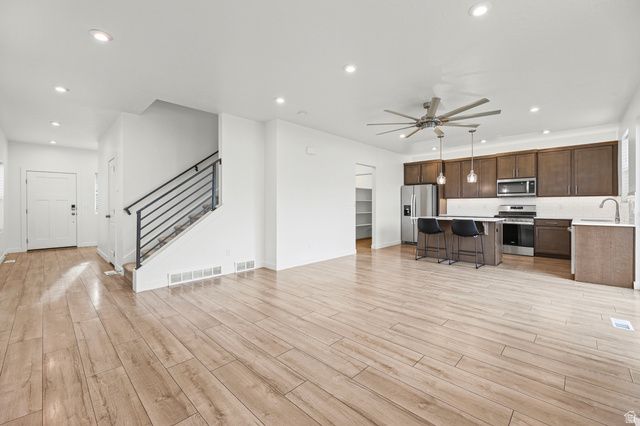 5124 N ESPALIER DR, Eagle Mountain, UT 84005