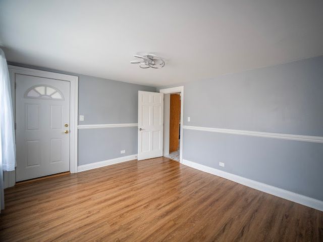 5107 S Luna Avenue, Chicago, IL 60638