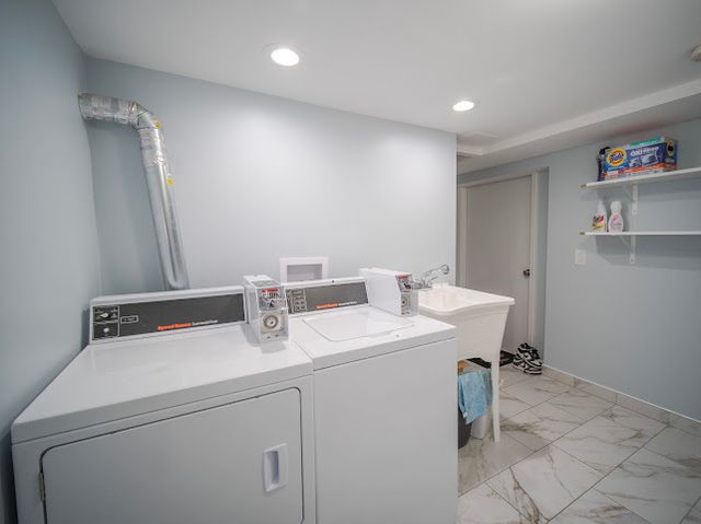 5107 S Luna Avenue, Chicago, IL 60638