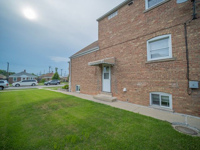 5107 S Luna Avenue, Chicago, IL 60638