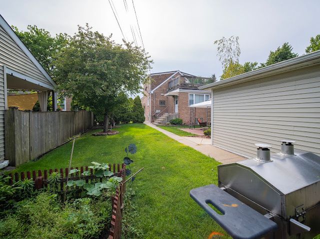 5107 S Luna Avenue, Chicago, IL 60638