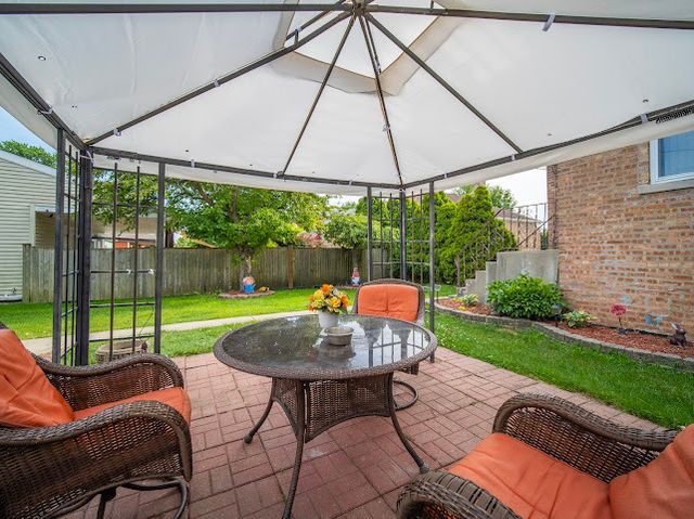 5107 S Luna Avenue, Chicago, IL 60638