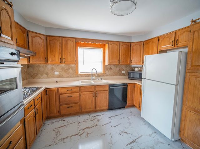 5107 S Luna Avenue, Chicago, IL 60638