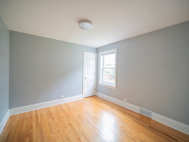 5107 S Luna Avenue, Chicago, IL 60638