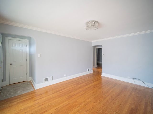 5107 S Luna Avenue, Chicago, IL 60638