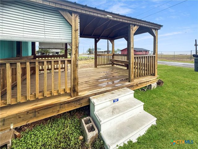 112 N Vivian Stevens Street, Port Lavaca, TX 77979