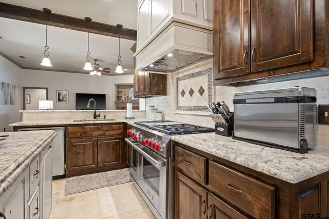 101 Turnberry Circle, Mt Pleasant, TX 75455