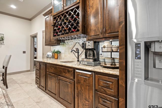 101 Turnberry Circle, Mt Pleasant, TX 75455