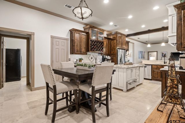 101 Turnberry Circle, Mt Pleasant, TX 75455