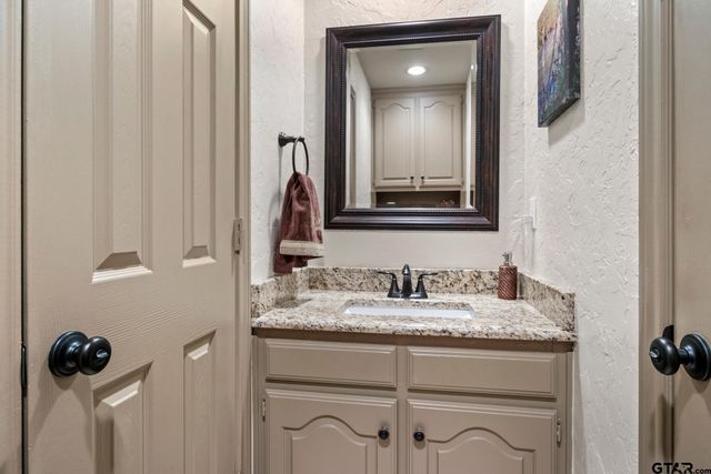 101 Turnberry Circle, Mt Pleasant, TX 75455