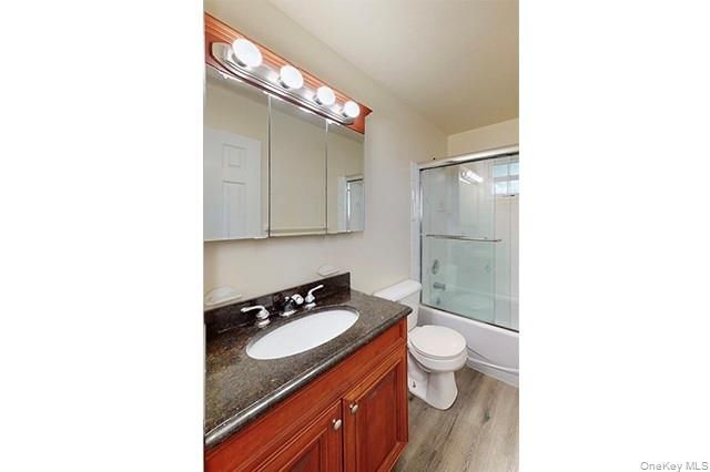 2 Baker Street 6D, West Babylon, NY 11704