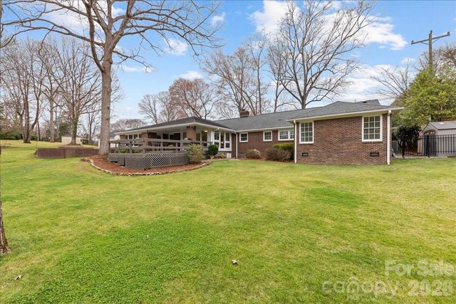 3632 Johnny Cake Lane, Charlotte, NC 28226