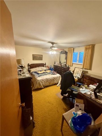 404 Bryant St, Vandergrift, PA 15690