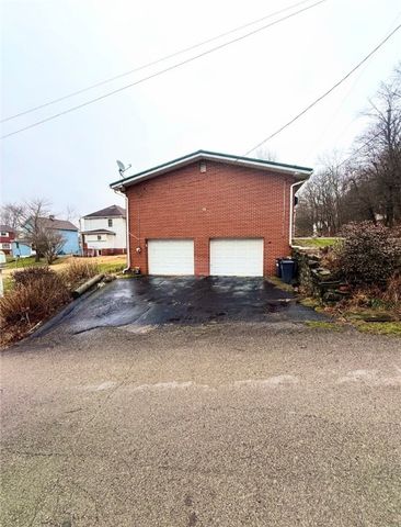 404 Bryant St, Vandergrift, PA 15690