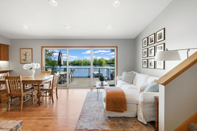 9885 Oak Shore Drive, Lakeville, MN 55044