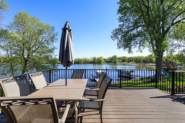 9885 Oak Shore Drive, Lakeville, MN 55044