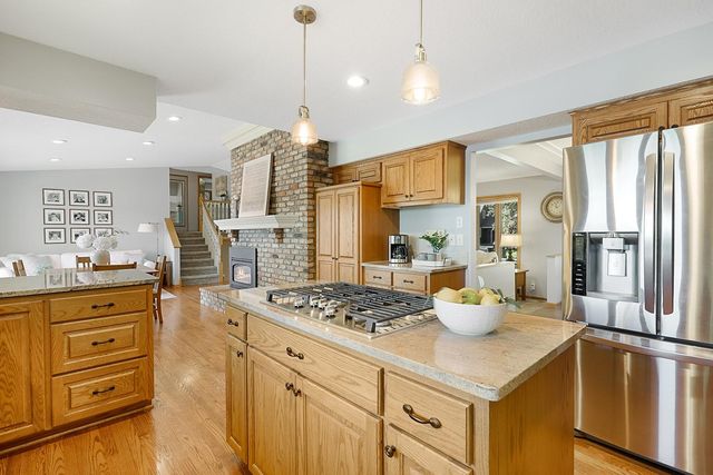 9885 Oak Shore Drive, Lakeville, MN 55044