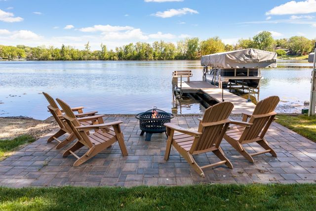 9885 Oak Shore Drive, Lakeville, MN 55044