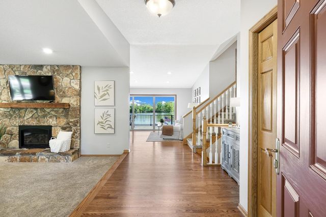 9885 Oak Shore Drive, Lakeville, MN 55044