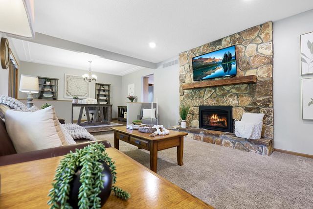 9885 Oak Shore Drive, Lakeville, MN 55044