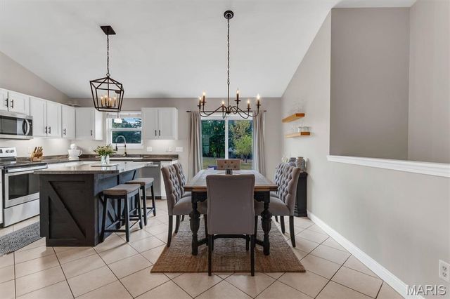 2140 Warwick Castle Drive, Imperial, MO 63052