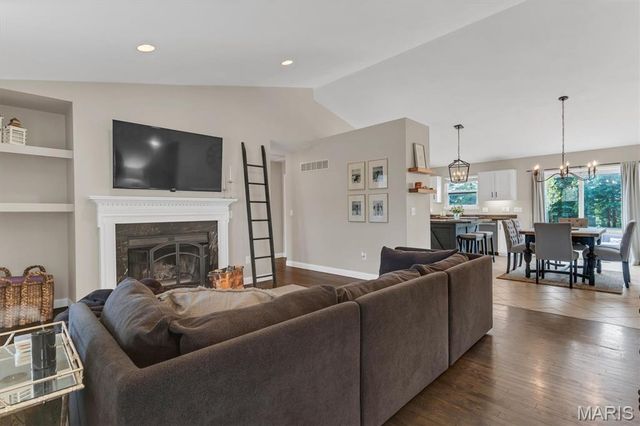 2140 Warwick Castle Drive, Imperial, MO 63052