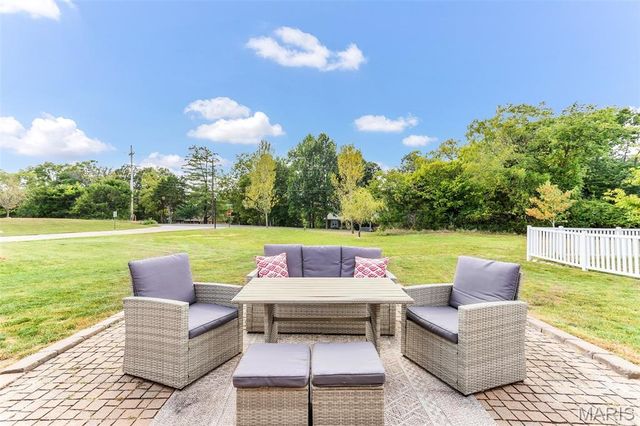 2140 Warwick Castle Drive, Imperial, MO 63052