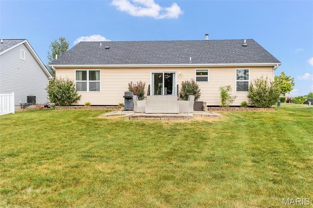 2140 Warwick Castle Drive, Imperial, MO 63052