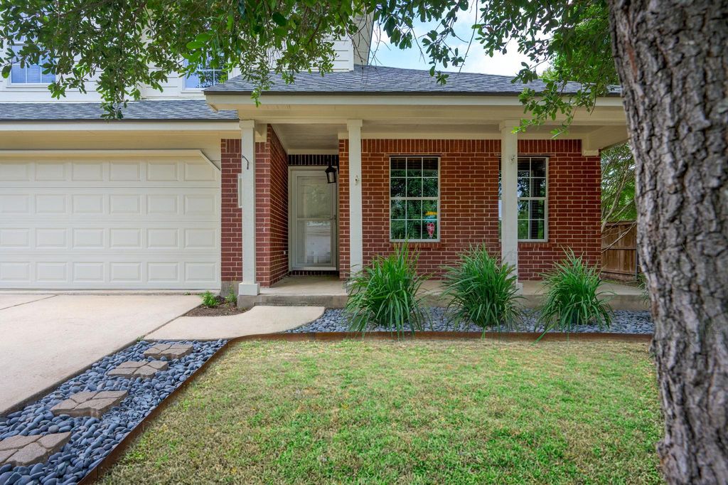 207 Presidio DR, Leander, TX 78641