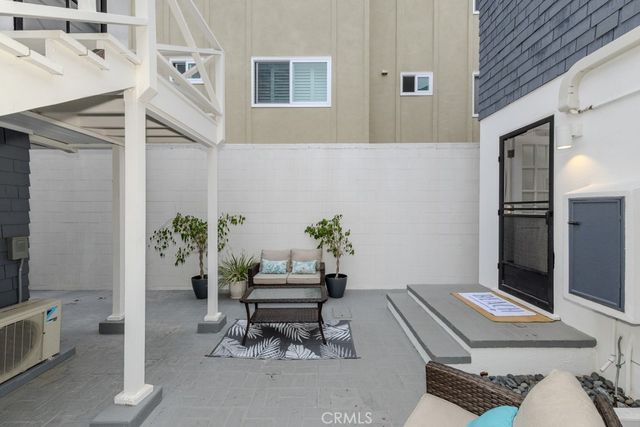 83 63rd Place, Long Beach, CA 90803