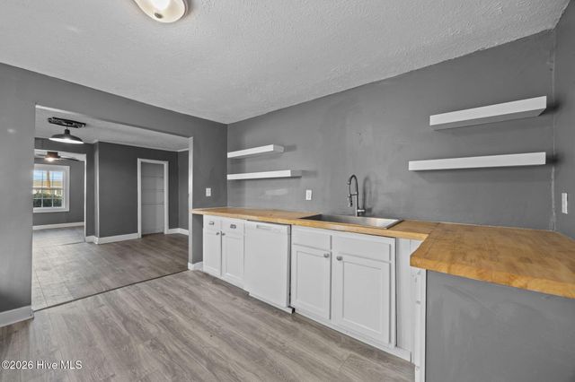 1402 Wooster Street, Wilmington, NC 28401