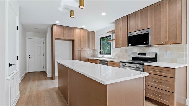 1801 Kimberly Place, Bentonville, AR 72712