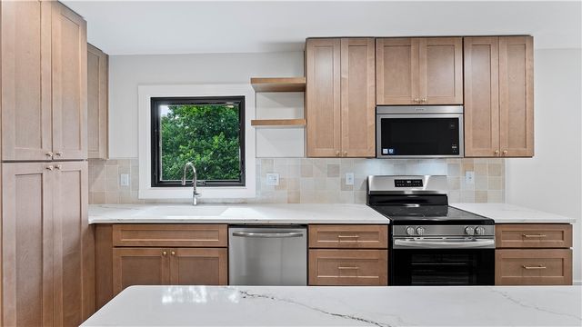 1801 Kimberly Place, Bentonville, AR 72712