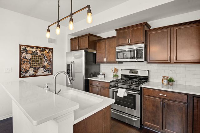 671 Anchorage Court, Pingree Grove, IL 60140