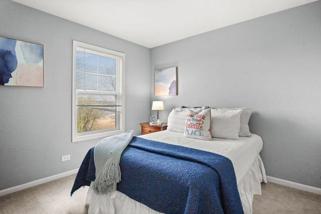 671 Anchorage Court, Pingree Grove, IL 60140